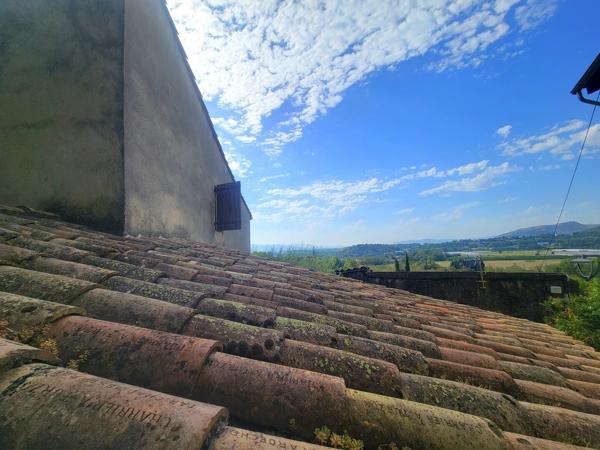 Maison de village en pierre de 69 m² avec terrasse