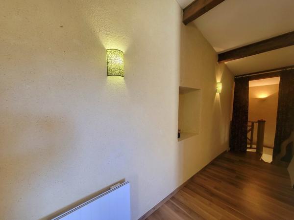 Maison de village en pierre de 69 m² avec terrasse