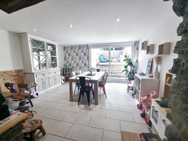 Maison mitoyenne de 130 m2 avec cour