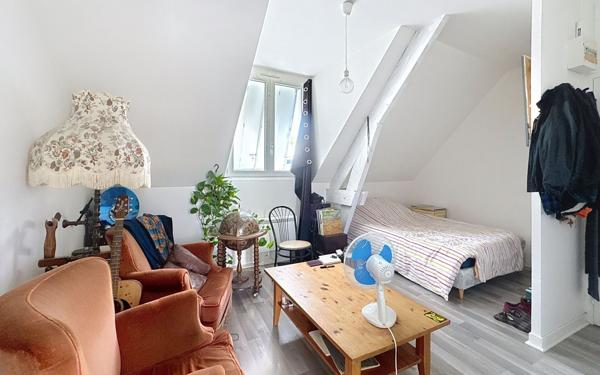 Immeuble à vendre    5 pièces • 90 m2 Tours