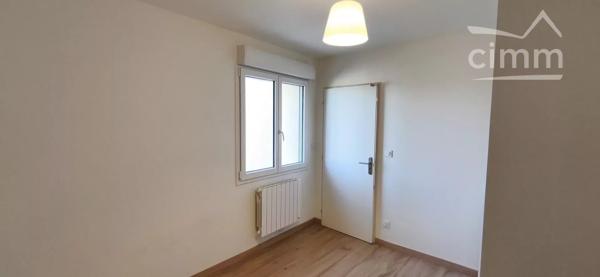 Venez visiter le cadre paisible et verdoyant pour cette maison de 108 m² habitables à La Baume Cornillane.