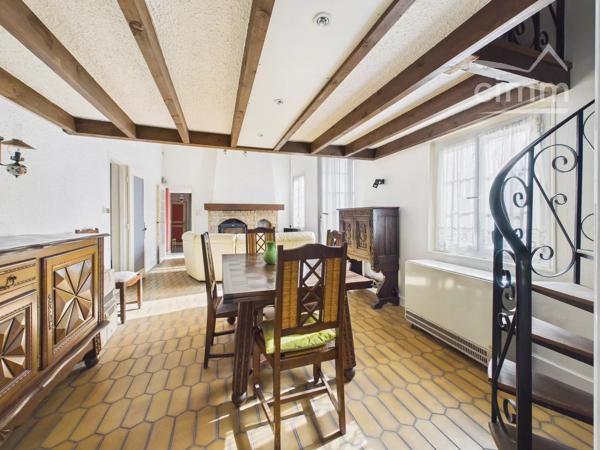 Maison individuelle à rénover de plus de 180 m² – Fort potentiel – Vue exceptionnelle sur les massifs