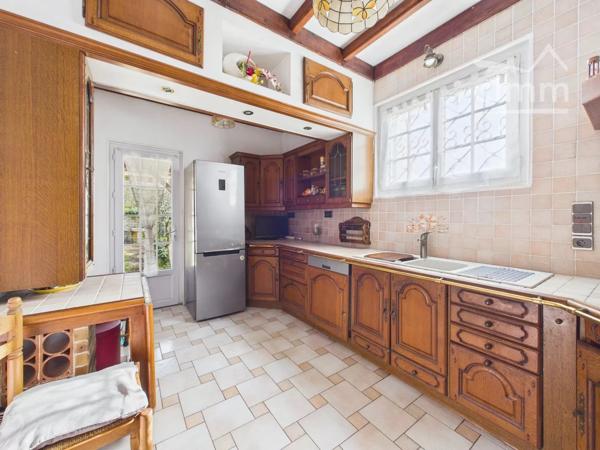 Maison individuelle à rénover de plus de 180 m² – Fort potentiel – Vue exceptionnelle sur les massifs