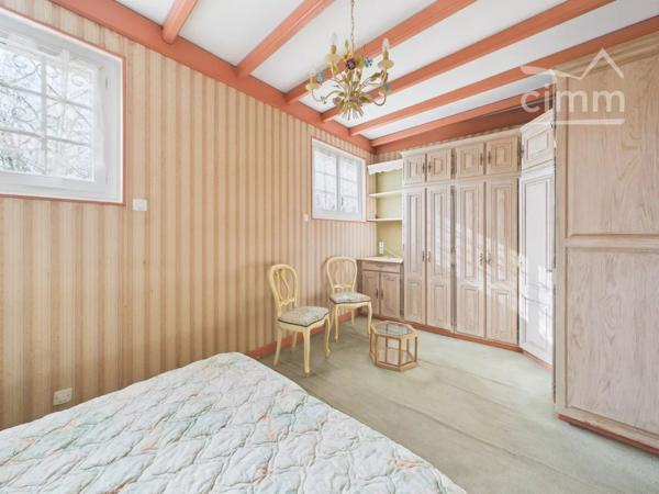 Maison individuelle à rénover de plus de 180 m² – Fort potentiel – Vue exceptionnelle sur les massifs