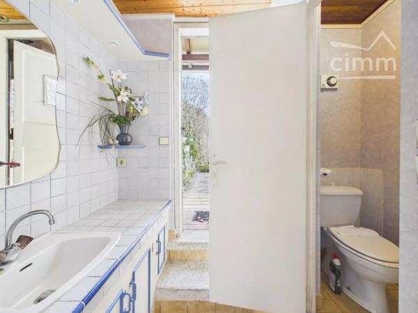 Maison individuelle à rénover de plus de 180 m² – Fort potentiel – Vue exceptionnelle sur les massifs