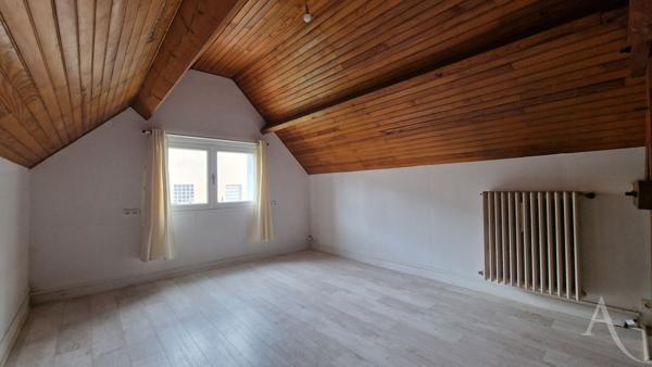 Maison Limay 7 chambres sur S/sol total et presque 900m² de terrain