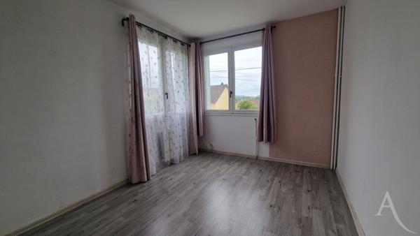 Maison Limay 7 chambres sur S/sol total et presque 900m² de terrain