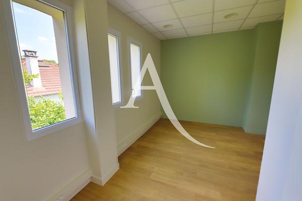 Immeuble Chatou 9 pièce(s) 162.25 m2