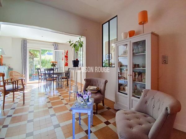 Élégante maison familiale rénovée, cinq chambres, jardin paysager - Coup de coeur assuré - LANGUEUX