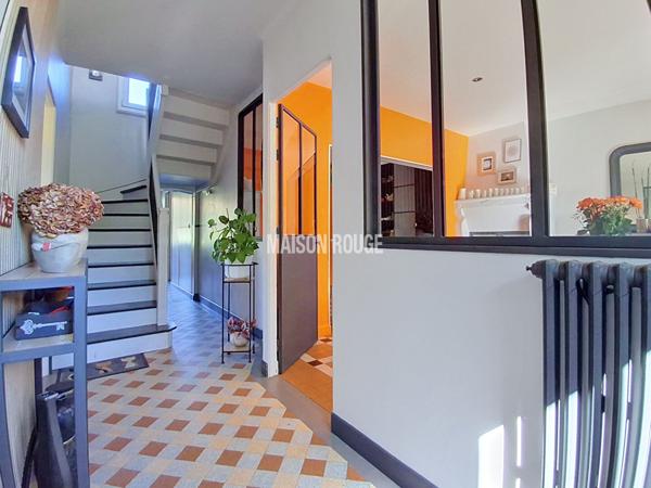 Élégante maison familiale rénovée, cinq chambres, jardin paysager - Coup de coeur assuré - LANGUEUX
