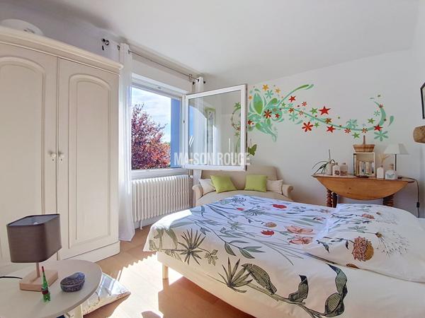 Élégante maison familiale rénovée, cinq chambres, jardin paysager - Coup de coeur assuré - LANGUEUX