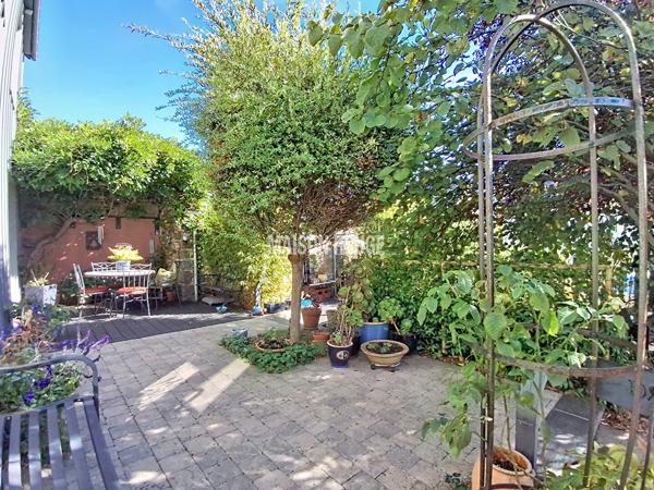 Élégante maison familiale rénovée, cinq chambres, jardin paysager - Coup de coeur assuré - LANGUEUX