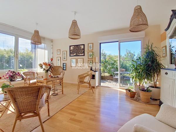 Élégante maison familiale rénovée, cinq chambres, jardin paysager - Coup de coeur assuré - LANGUEUX