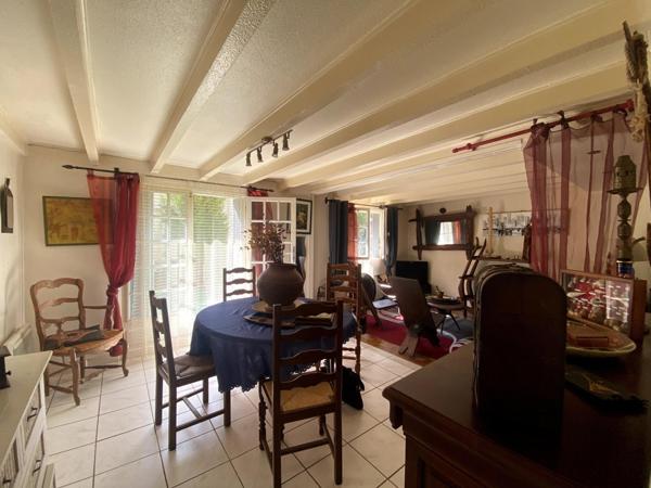 "Maison spacieuse à Villeneuve-sur-Lot, calme et confort."