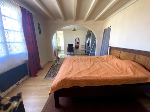 "Maison spacieuse à Villeneuve-sur-Lot, calme et confort."