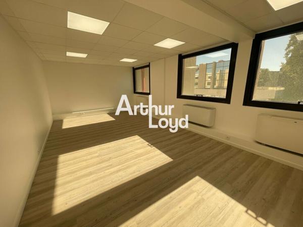 BUREAUX OPEN SPACE A LOUER PROCHE CENTRE COMMERCIAL CAP 3000
