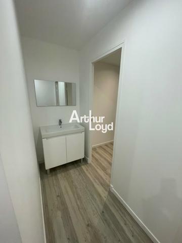 BUREAUX OPEN SPACE A LOUER PROCHE CENTRE COMMERCIAL CAP 3000