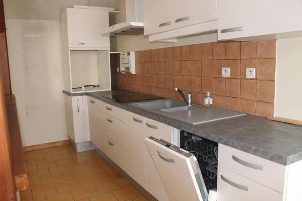 Immeuble à FRESNAY-SUR-SARTHE, 72130 - 122m²