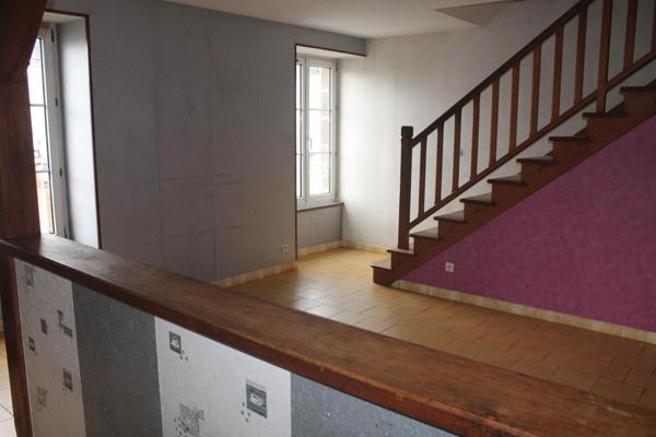 Immeuble à FRESNAY-SUR-SARTHE, 72130 - 122m²