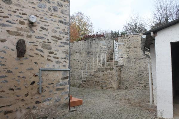 Immeuble à FRESNAY-SUR-SARTHE, 72130 - 122m²