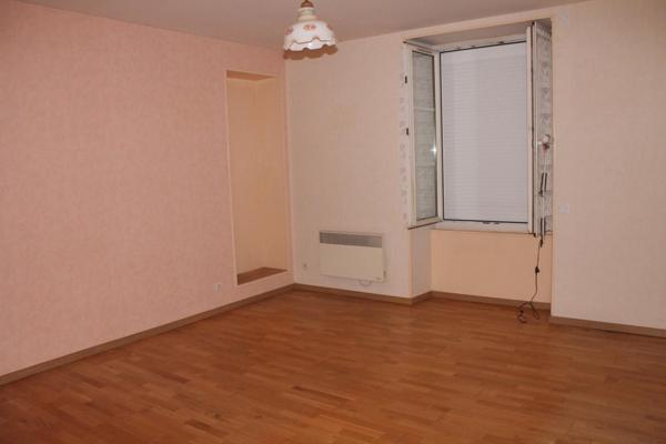 Immeuble à FRESNAY-SUR-SARTHE, 72130 - 122m²