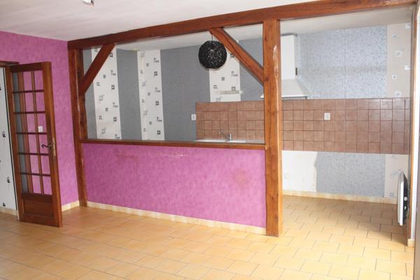 Immeuble à FRESNAY-SUR-SARTHE, 72130 - 122m²