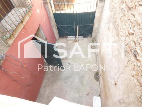 Maison avec extérieur et 3 grandes chambres.