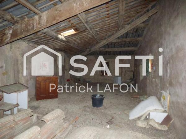 Maison avec extérieur et 3 grandes chambres.