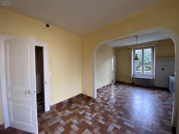 Maison de maître à vendre à Vesoul en Haute-Saône (70000), ref : 70003-13