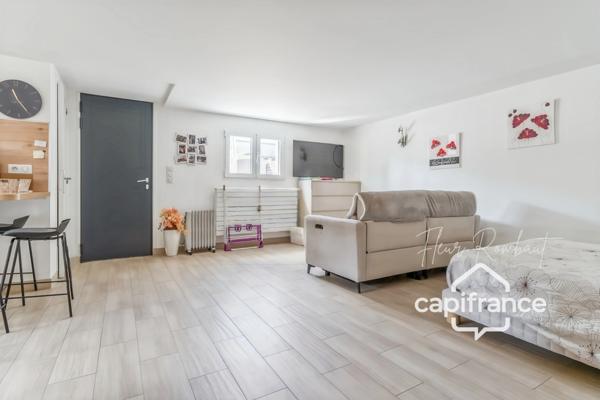 Maison familiale 7 pièces de 250 m² avec studio indépendant