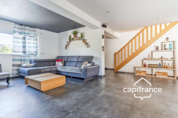 Maison familiale 7 pièces de 250 m² avec studio indépendant