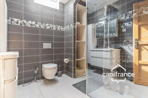 Maison familiale 7 pièces de 250 m² avec studio indépendant
