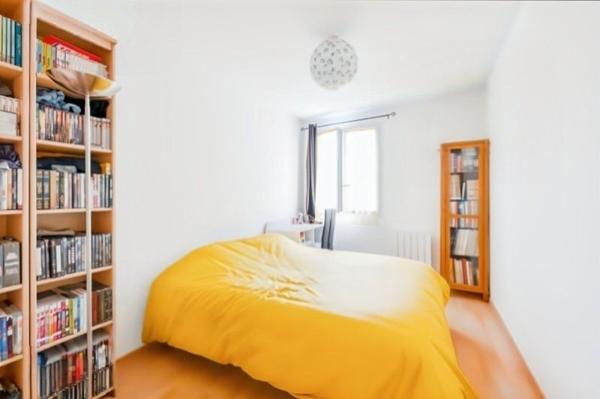VAURÉAL COEUR DE VILLE - 3 PIÈCES AVEC BALCON !