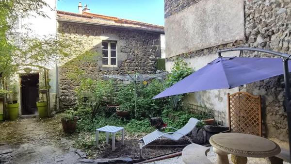 Vente / Maison avec dépendance à Pontgibaud (63230)