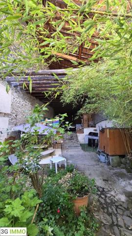Vente / Maison avec dépendance à Pontgibaud (63230)