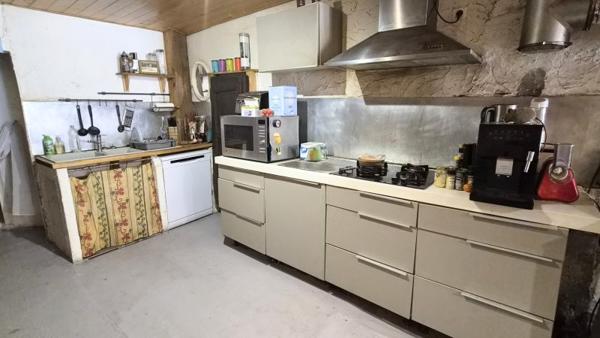 Vente / Maison avec dépendance à Pontgibaud (63230)