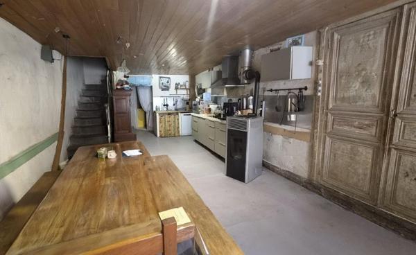 Vente / Maison avec dépendance à Pontgibaud (63230)