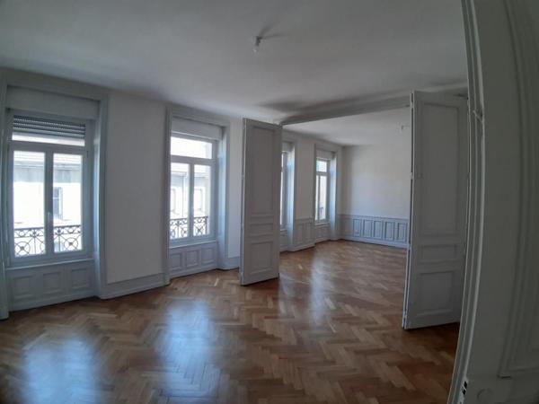 Location Appartement 177.3 m² - Saint-dié-des-vosges 88100