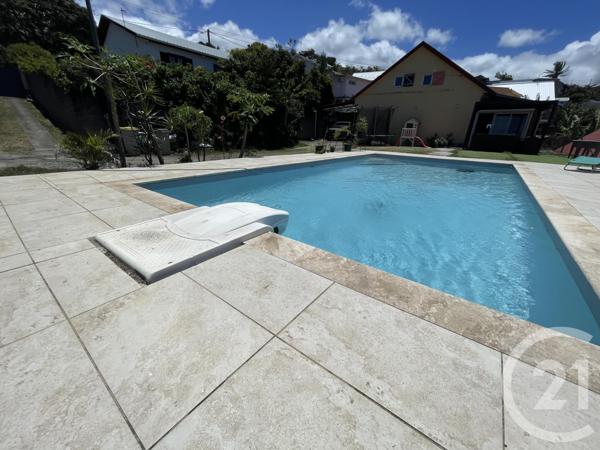 Maison à vendre  5 pièces - 111,90 m2 ST DENIS - 974