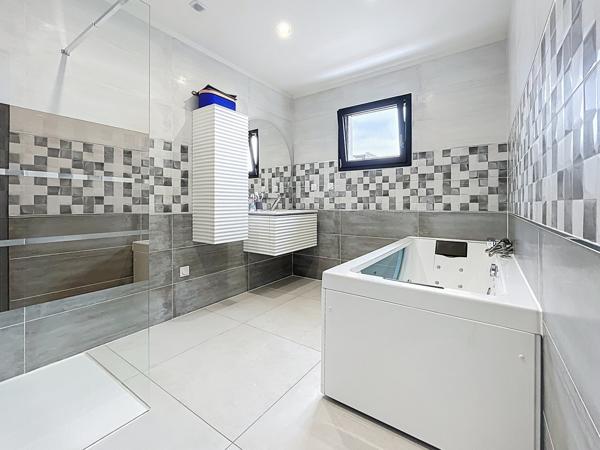 Maison 4 pièces - 125 m² Exclusivité efficity