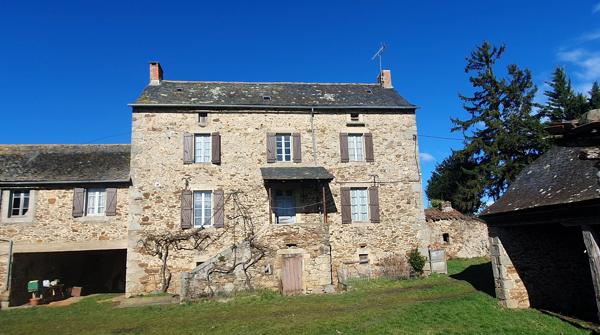 Corps de ferme sans voisins Morlhon le haut