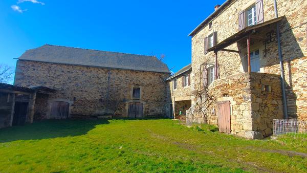 Corps de ferme sans voisins Morlhon le haut