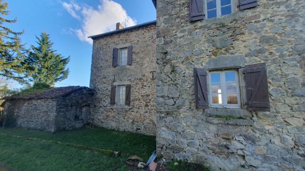 Corps de ferme sans voisins Morlhon le haut