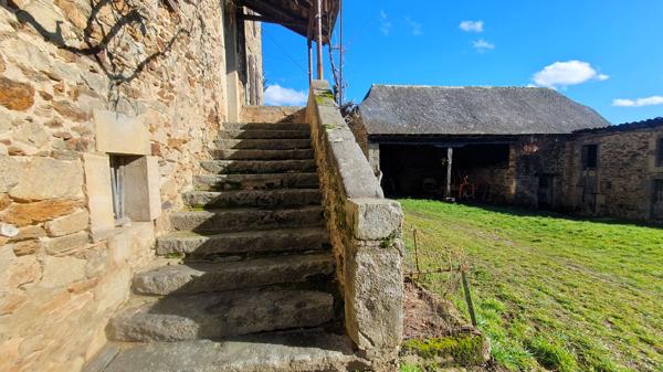 Corps de ferme sans voisins Morlhon le haut