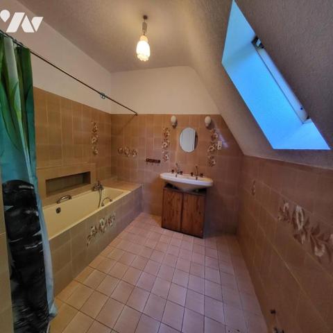 Maison d'habitation à vendre dans la campagne de Châteauneuf du Faou, Finistère 29