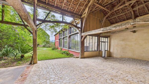 Ensemble immobilier empreint de charme, d'authenticité et d'une élégance discrète. Marciac