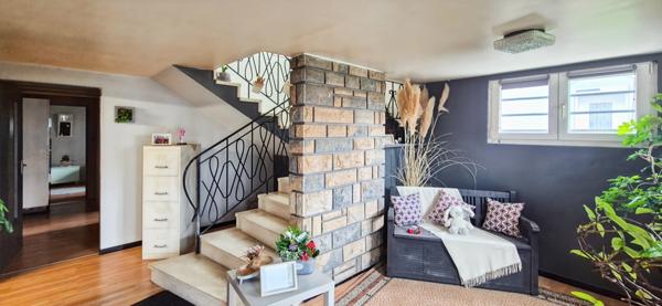 25420 – COURCELLES LES MONTBELIARD – MAISON 7 PIECES – 5 CHAMBRES – JARDIN – GARAGE