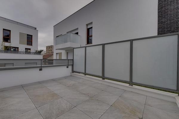 T2 MEUBLE MONTREUIL - PROCHE METRO