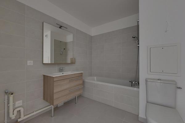 T2 MEUBLE MONTREUIL - PROCHE METRO