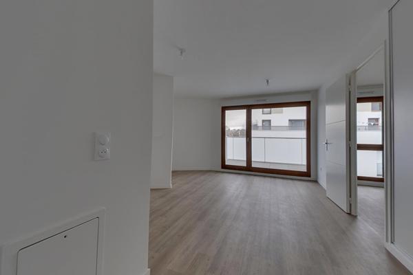 T2 MEUBLE MONTREUIL - PROCHE METRO